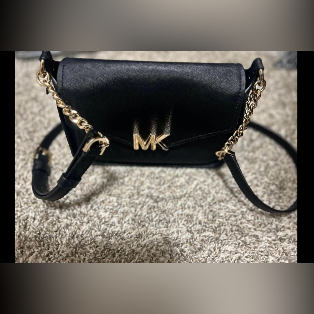 NAME BRAND PURSES !